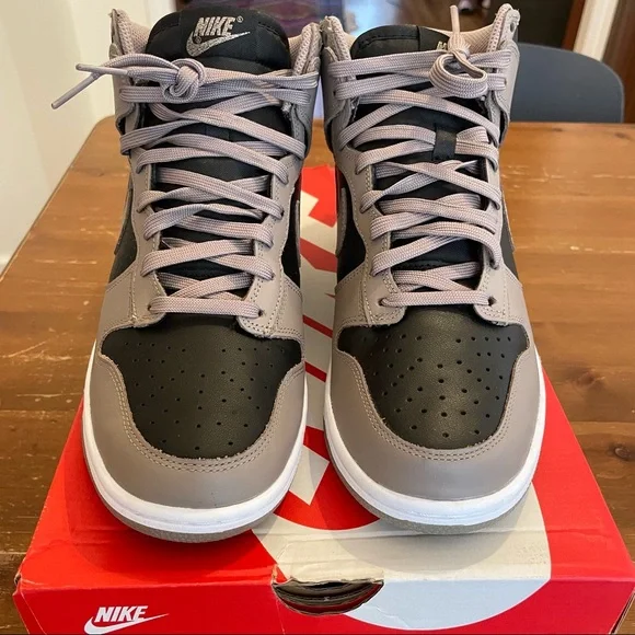 Women’s Dunk high Moon fossil! Size 9.5 W & 8 M. EUC - Picture 4 of 11